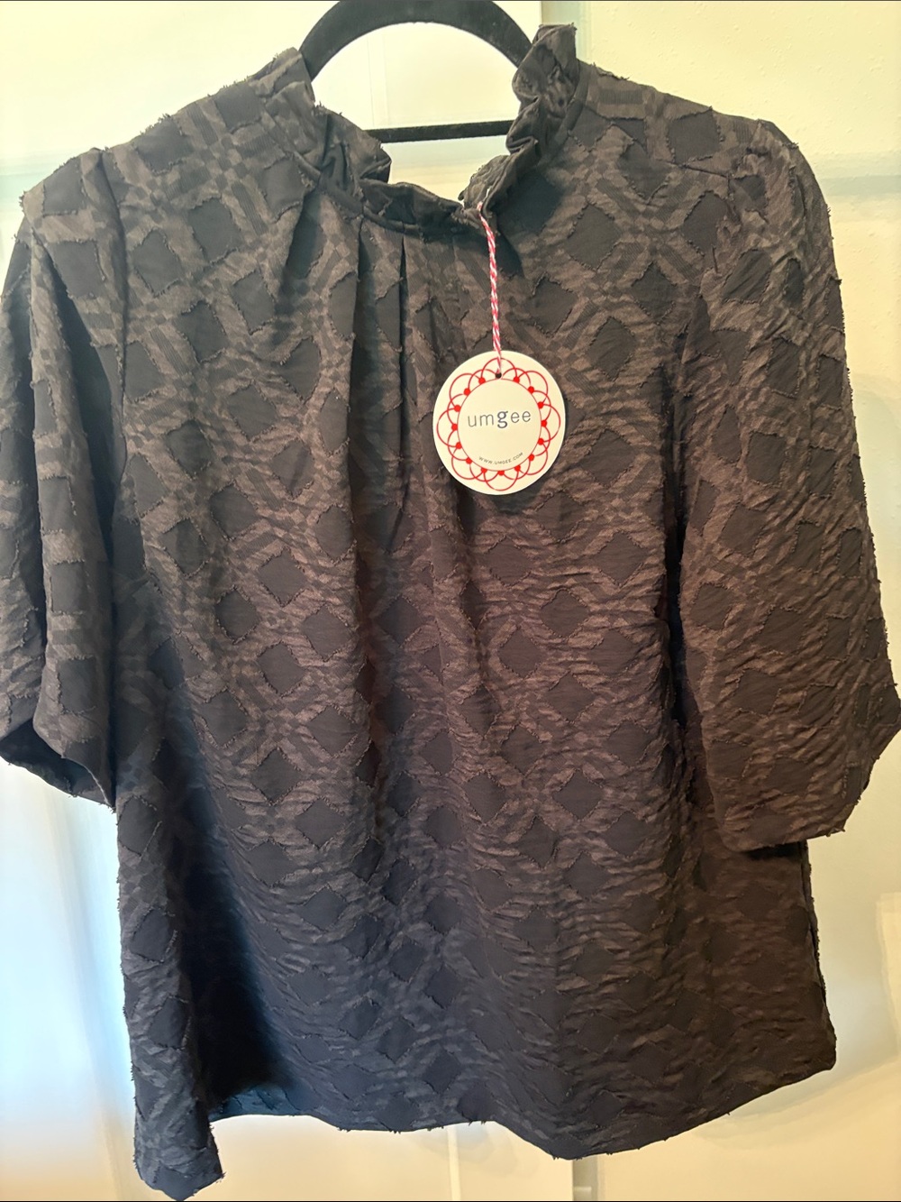 Umgee LatticeTextured Lattice (True) Black Short Sleeve Shirt